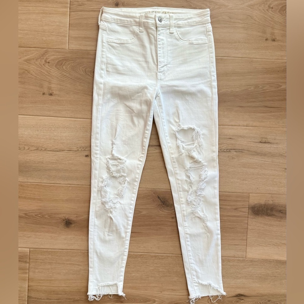 American Eagle Super High Rise Distressed Cropped Jeggings in White Size 6 Long